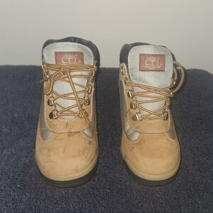 Timberland Wheat Color Boys Hiking Boots Size 4.5